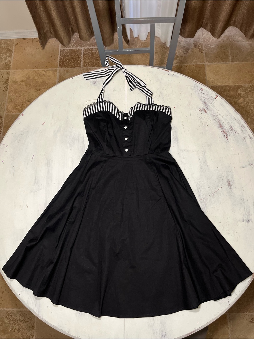 Thorn & Fable Hot Topic Pinup Rockabilly Retro Halter Dress Sz M Black White - Picture 4 of 10